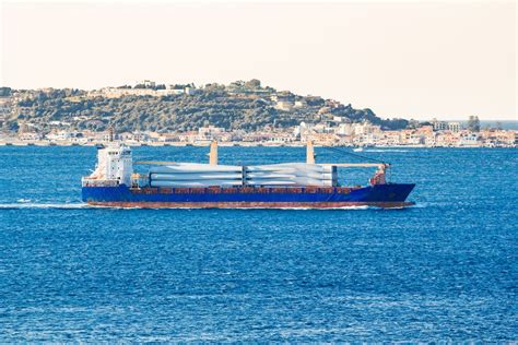 How Electric Ships Are Changing the Shipping Industry - Electric Updates