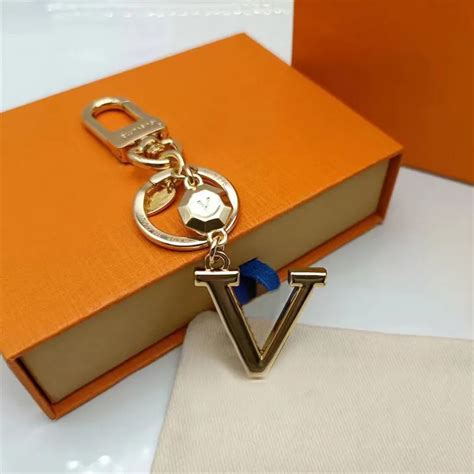 Luxury Gold Letter Womens Key Chain For Men And Women Designer Keyrings