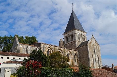 Eglise à Mareuil sur Lay Dissais PA00110165 Monumentum