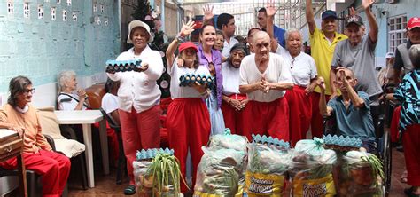 Más de ocho mil personas mayores reciben asistencia alimentaria