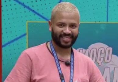 No Bbb Projota Chora Muito Ao Ver O V Deo Da Fam Lia No Almo O Do