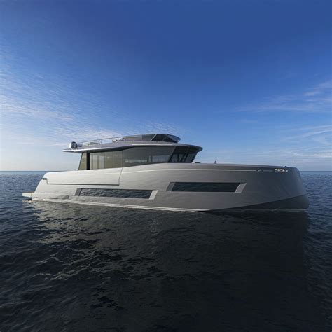 Iate A Motor De Cruzeiro E Pardo Yachts Flybridge Cabines