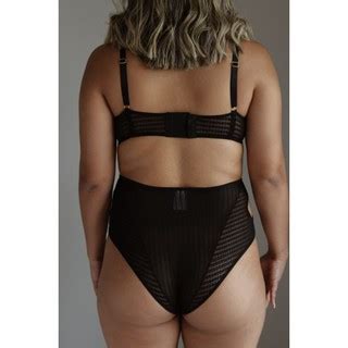 Conjunto Helo Ne Conjunto Preto Feito Em Tule Preto E Nude