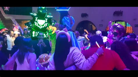 Batucadas Con Robot Leds Zanqueros Y Cabezones Youtube