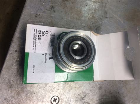 Установка муфты генератора — Chevrolet Malibu (8G), 2,4 л, 2013 года ...