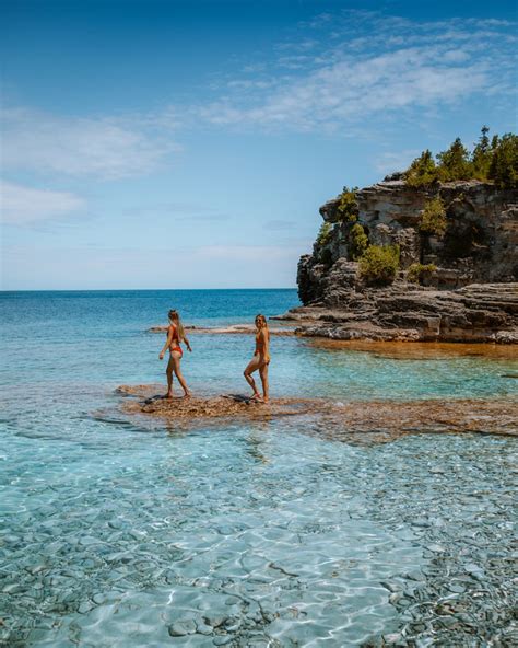 THE-GROTTO-TOBERMORY-TURQUOISE-WATER-ONTARIO | WELLNESS TRAVELLED