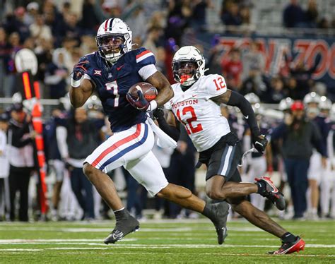 Arizona football breaks five game losing streak in dominant win over Houston – The Daily Wildcat