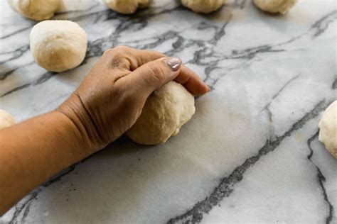 Homemade Dinner Rolls {Easy 1-Hour Recipe!} – WellPlated.com