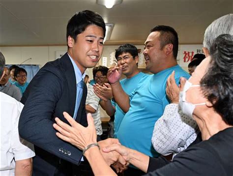 大館市長選、石田氏が初当選 27歳、現職で全国最年少市長｜秋田魁新報電子版