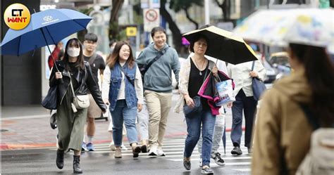 梅雨季第一道鋒面要來了！鋒面雨灌全台 溫度直接崩跌10度 生活 Ctwant