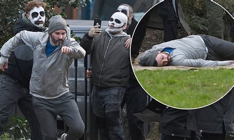 Robert Pattinsons Stunt Double Is Tackled To Ground By Thugs During Intense Scene For The Batman