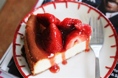 New York Vanilla Bean Strawberry Cheesecake