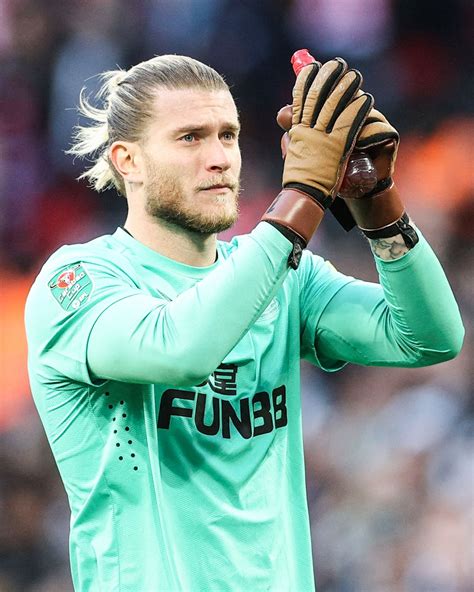 B R Football On Twitter Loris Karius With The Retro Goalkeeper Gloves