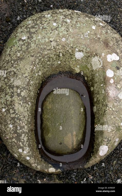 UK SCOTLAND Shetland Islands JARLSHOF Ruins GRINDING STONE of Bronze ...