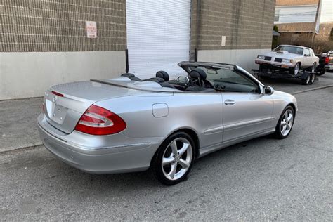 2005 MERCEDES BENZ CLK 320 CONVERTIBLE Rear 3 4 230881