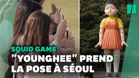 La poupée de Squid Game Younghee installée au Parc olympique de Séoul