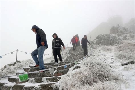 Pogoda W górach prawdziwa zima Na Śnieżce temperatura odczuwalna 27