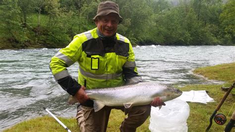 Salmon Fishing - Adventure Tours