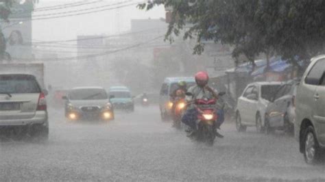 2 Kabupaten Di Ntt Berstatus Siaga Hujan Lebat Bmkg Waspada Bencana