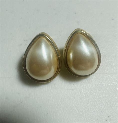 VINTAGE MARKED RICHELIEU FAUX PEARL TEARDROP EARRINGS Gem