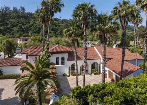 Het huis van Yolanda, Gigi en Bella Hadid in Montecito te koop