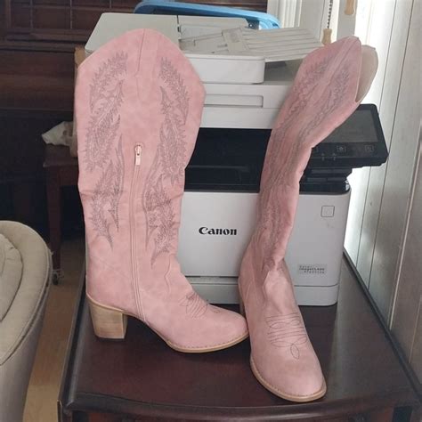 Pink Cowgirl Boots Gem