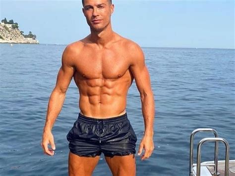 Los Beneficios De Entrenar Sin Camiseta Con Cristiano Ronaldo IFitness