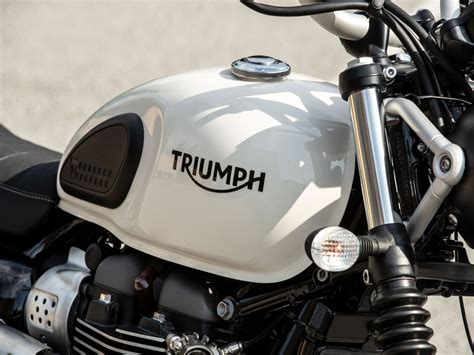 Motorrad Vergleich Triumph Scrambler 1200 XC 2021 Vs Triumph Street