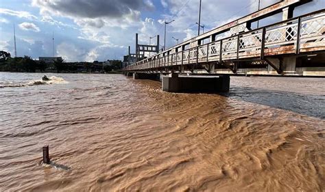 Rio Acre Continua Subindo E Chega Aos Metros Na Capital Bairros