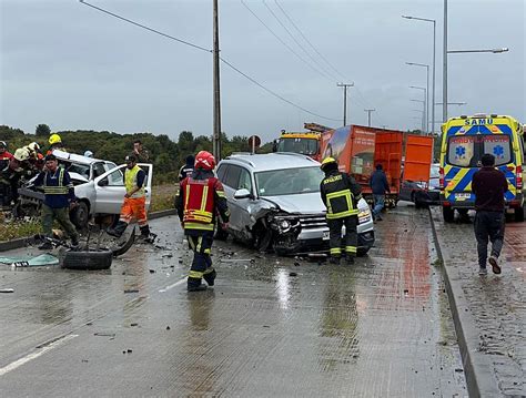 Triple Colisión Entre Un Camión Un Auto Y Un Suv Dejó A Tres Personas Lesionadas En Alerce