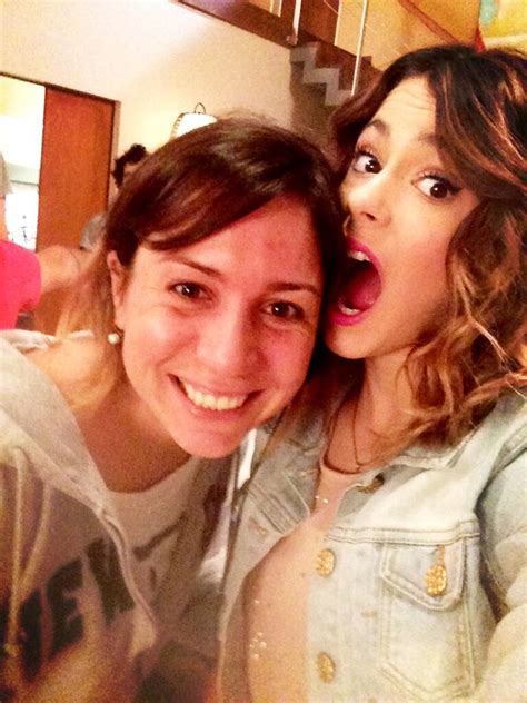 Teen Paradise Martina Stoessel Posta 6 Novas Fotos No Twitter