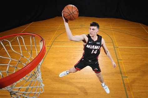 Basquetbol Tyler Herro Miami Heat Baloncesto Fondo De Pantalla HD