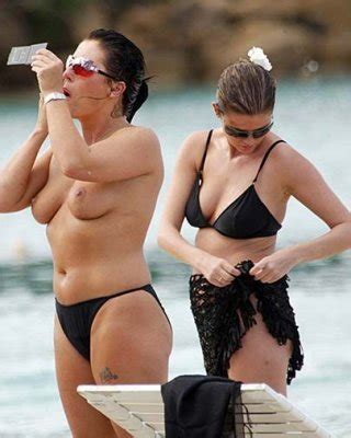 Jessie Wallace Exposing Huge Boobs And Hairy Pussy In Leaked Photos Porn Pictures XXX Photos