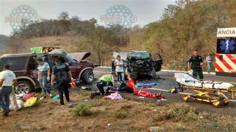 Cinco Muertos Y Nueve Lesionados Deja Un Choque Entre 2 Camionetas En