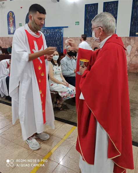 Dom Fernando Crisma Jovens Na Par Quia S O Pedro E S O Paulo Em