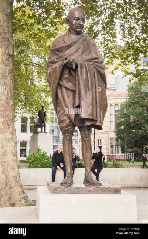 Mahatma Gandhi statue Stock Photo - Alamy