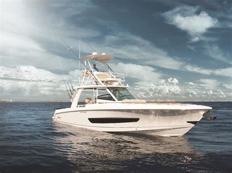 Offshore Fishing Boats | Best Boats for Deep-Sea Fishing | MarineMax