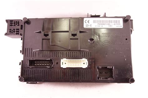 Caja De Fusibles Renault Clio P8200621763A P8200621763 A 281180834A