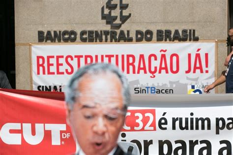 Servidores federais cruzam os braços nesta quinta feira por reajuste