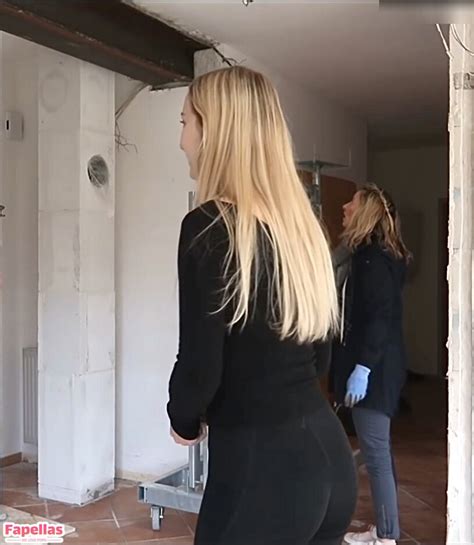 Chrissixxe Aka Christinexxe Nude Leaks Fapellas