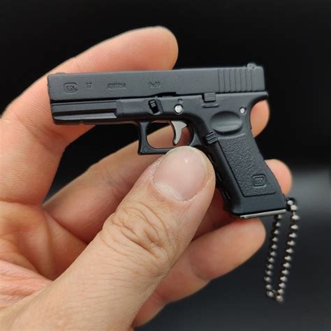 Chaveiro Full Metal Glock G17 Pistola Presente Ideal Para Homens