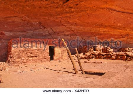 Anasazi Cliff Dwellings Perfect Kiva Ruin Bullet Canyon Grand