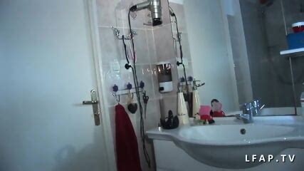 Jeune Et Jolie Petite Brunette Se Tape Un Vieux Pervers