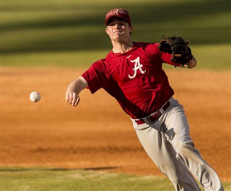 See The Top 25 Alabama Baseball Photos From The 2015 Season