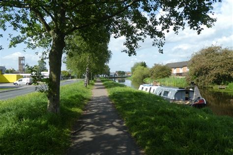 Narrowboat North Of Bawtry Road © Ds Pugh Cc By Sa20 Geograph Britain And Ireland