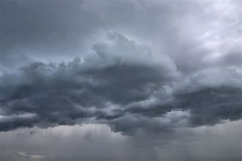 Previsioni meteo per la Lombardia giovedì arriva la pioggia venerdì