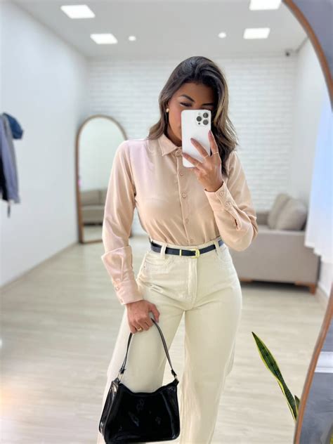 Camisa Helena Manga Longa Nude Hyorrana