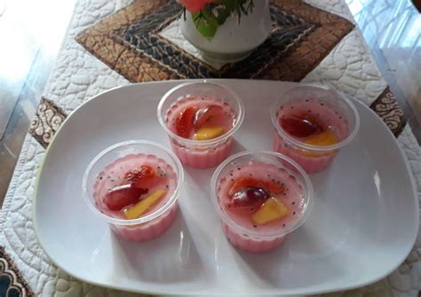 Resep Silky Pudding Strawberry Tropical Fruit Oleh Rrrsuryaaaa Cookpad