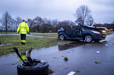 Twee Gewonden Bij Ernstig Ongeval Met Vrachtwagen Op N35 1zwolle