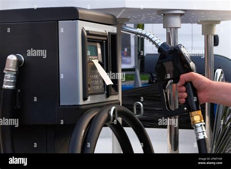 Man And Filling Car And Petrol Hi Res Stock Photography And Images Alamy